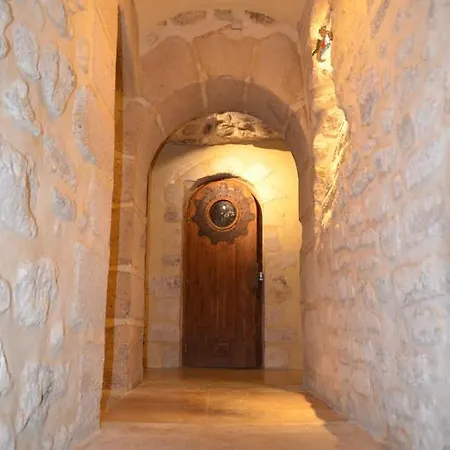 La Maison D'anne Guest house 4*