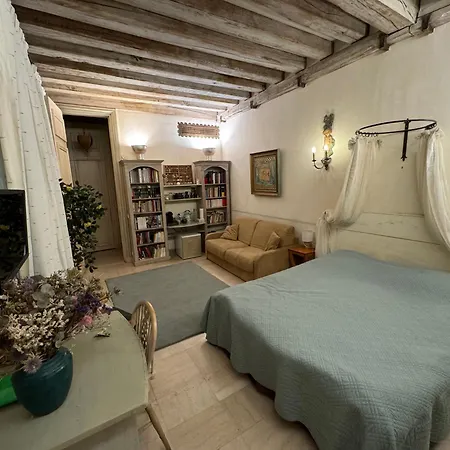La Maison D'anne 4* Paris